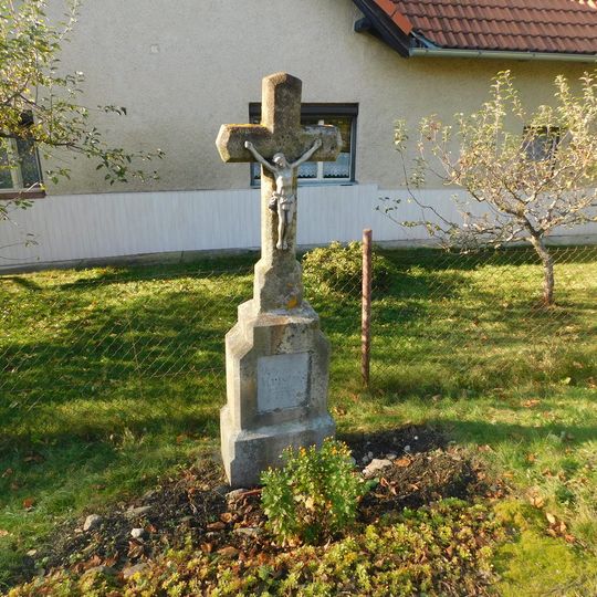 Kříž u domu č. 19 ve Chválkově