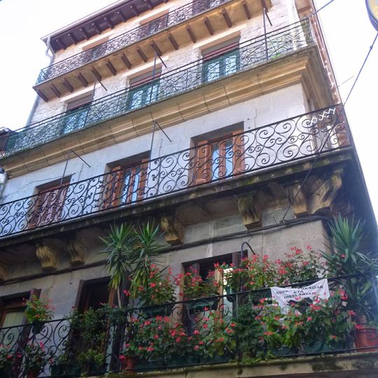 Casa Nagusia 32