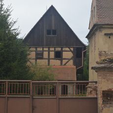 Dům čp. 101 se sýpkou