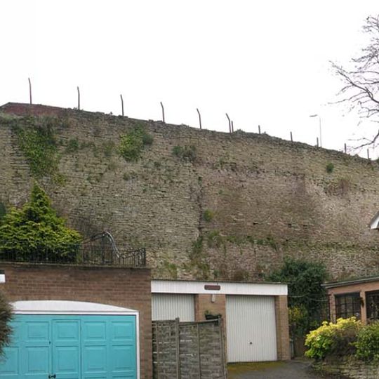 Town Walls from south end of Castle Walk House to Linney Gate