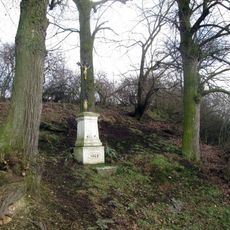 Kříž u Lednice na svahu