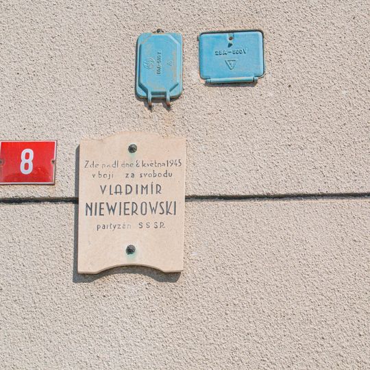Pamětní deska Vladimíra Niewierowského