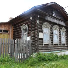 Дом, в котором жил и работал с 1928 по 1961 гг. художник В.Д. Пузанов-Молев (Холуй)