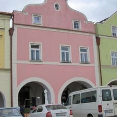 Husovo náměstí 1220 (Nové Město nad Metují)