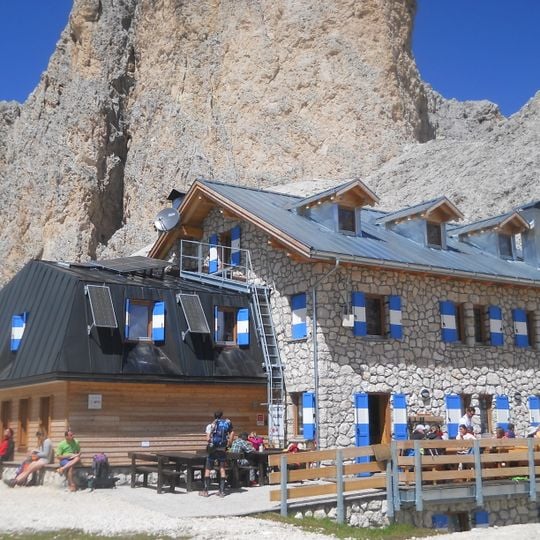 Antermoia refuge