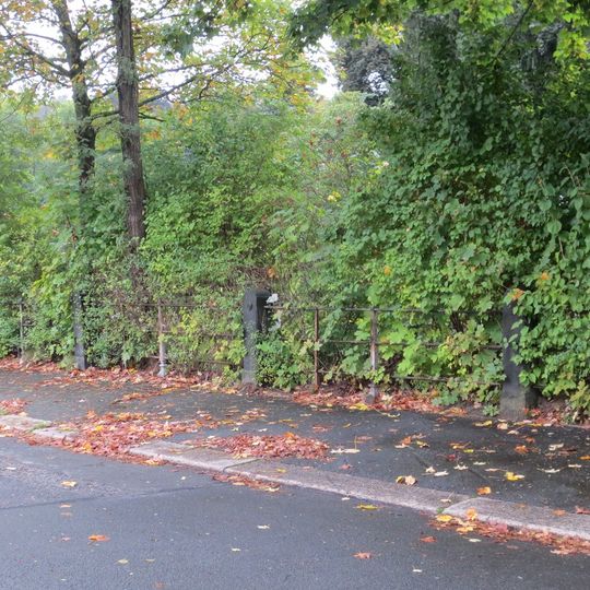 Guardrail and water mouth at Florian-Geyer-Straße, Chemnitz