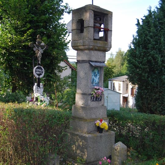 Kříž u zvoničky ve Vilasově Lhotě