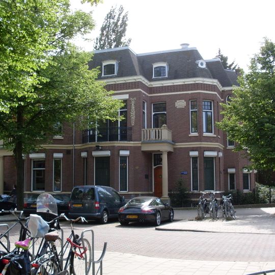 Rechterdeel van een dubbele villa