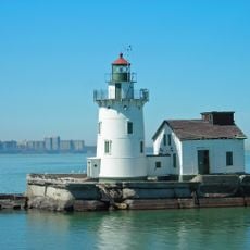 Cleveland West Pierhead Light