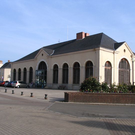 Halles-mairie d'Évron