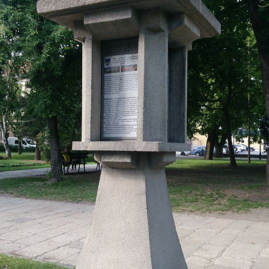 Turistický památník v Palackého sadech v Písku