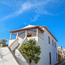 Casa Alpendrada, na Travessa de São José e Rua do Hospital