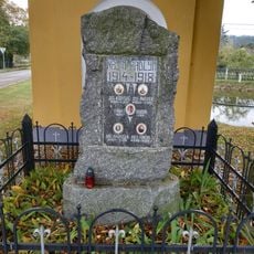 Pomník padlým u kaple v Brodeslavech