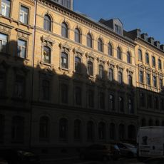 Mietshaus in geschlossener Bebauung Lohrstraße 2