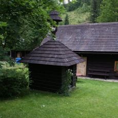 Zvonice u kaple svatého Huberta ve Velkých Karlovicích, místní části Pluskovec