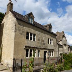 Valpre with front railings