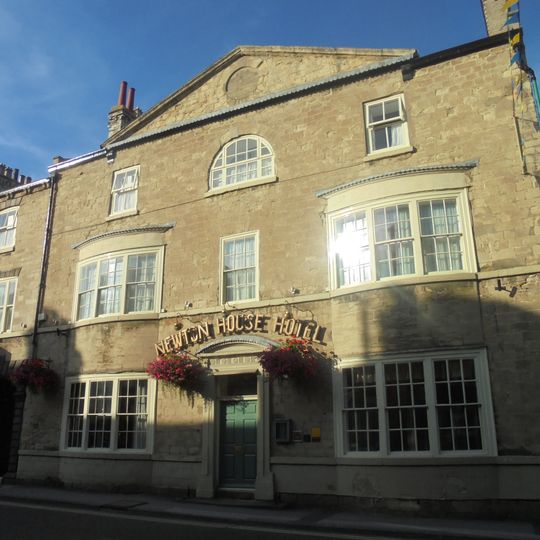 Newton House Hotel