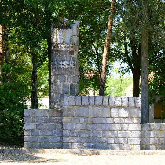 Pomník obětem fašizmu v Hnanicích u hřbitova