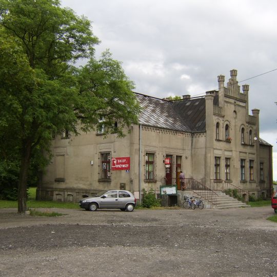 Zespół dworski w Pluskowęsach