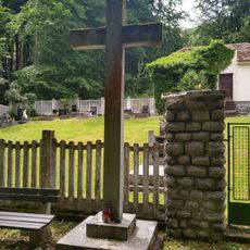 Kříž před hřbitovem