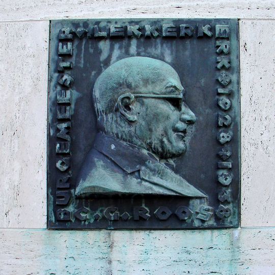 Monument op het Raadhuisplein