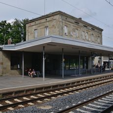 Bahnhof, Empfangsgebäude