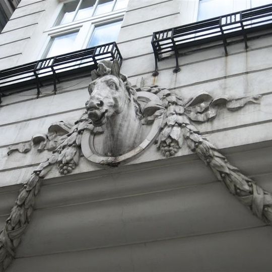 Kamienica Mariana Konopnickiego i Władysława Cybulskiego, budynek dawnej ujeżdżalni