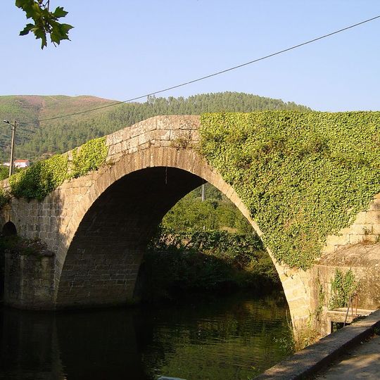 Ponte Romana em Vila Cova à Coelheira
