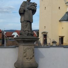 Sochy svatého Tadeáše a svatého Jana Nepomuckého