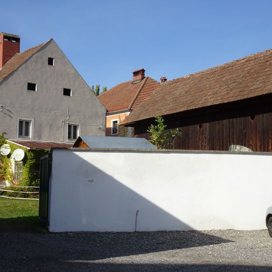Pfarrhof mit Wirtschaftsgebäude