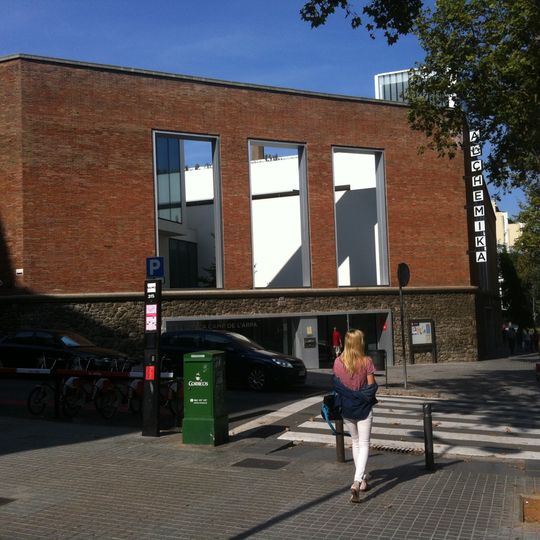 Biblioteca Camp de l'Arpa-Caterina Albert