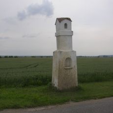 Boží muka u silnice jižně od Zálezlic
