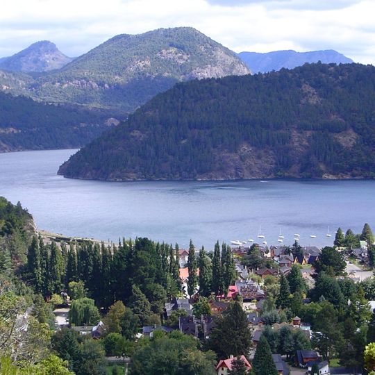 Lácar Lake