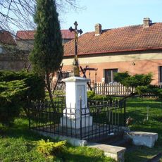 Kříž na návsi v Malíči