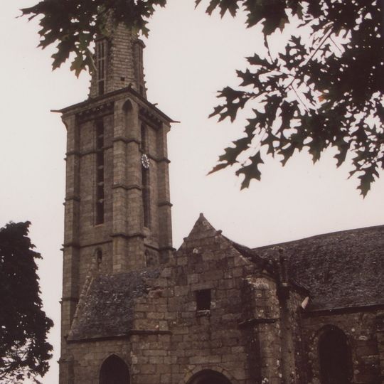 Église Saint-Yves de Plounéour-Ménez