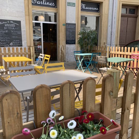 Tartines et Macarons