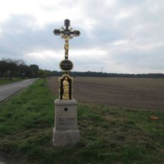 Kříž východně od Přeseky na křižovatce