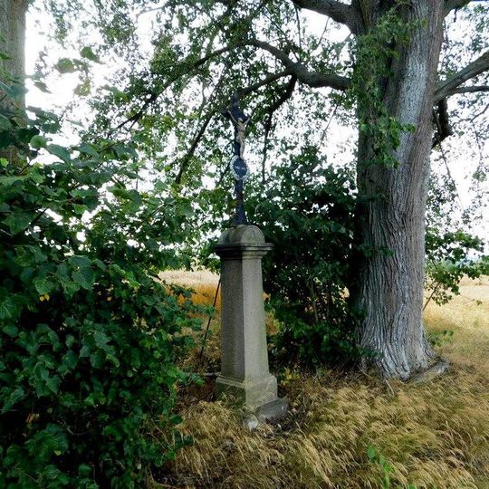 Kříž u cesty jihovýchodně od Hořic