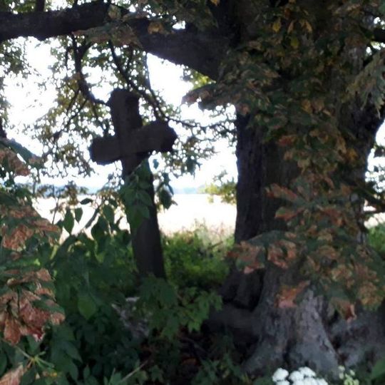 Kříž jihovýchodně od Domamyšli