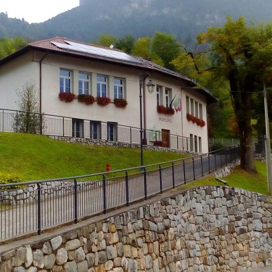 Ex municipio di Ivano Fracena