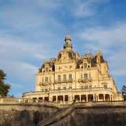 Lieux de tournage de la série Netflix Néro : châteaux, forteresses, villes de France, Italie et Espagne
