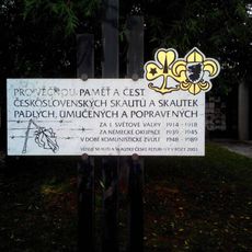 Památník skautů a skautek u Vinohradského hřbitova