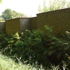 Groeneveld: tuinmuur