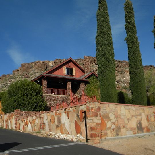 Max J. Anderson House