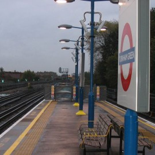 Turnham Green tube station