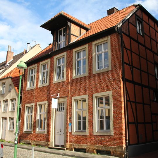 Residential building Hollenbeckerstraße 25
