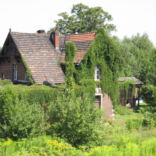 Budynek dawnego dworca kolei wąskotorowej w Nieborowicach