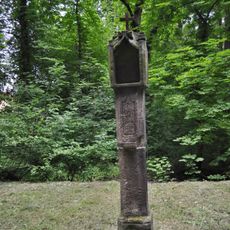 Boží muka v zámeckém parku Krásný Dvůr