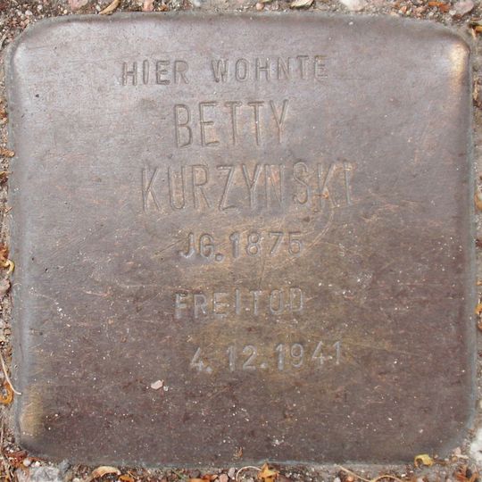 Stolperstein dedicated to Betty Kurzynski