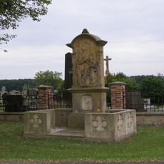 Sousoší Svaté Trojice u hřbitova v Sukoradech